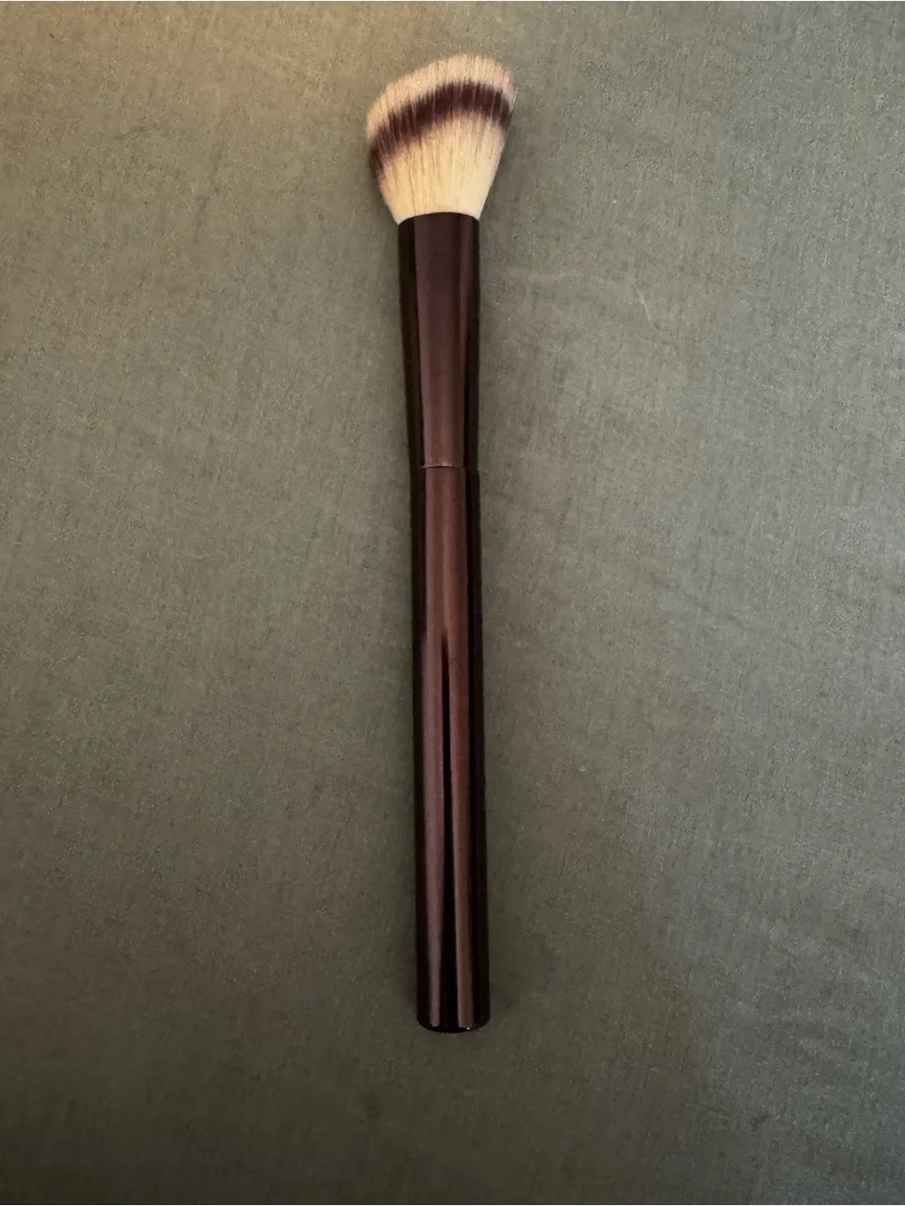 Hourglass angled brush